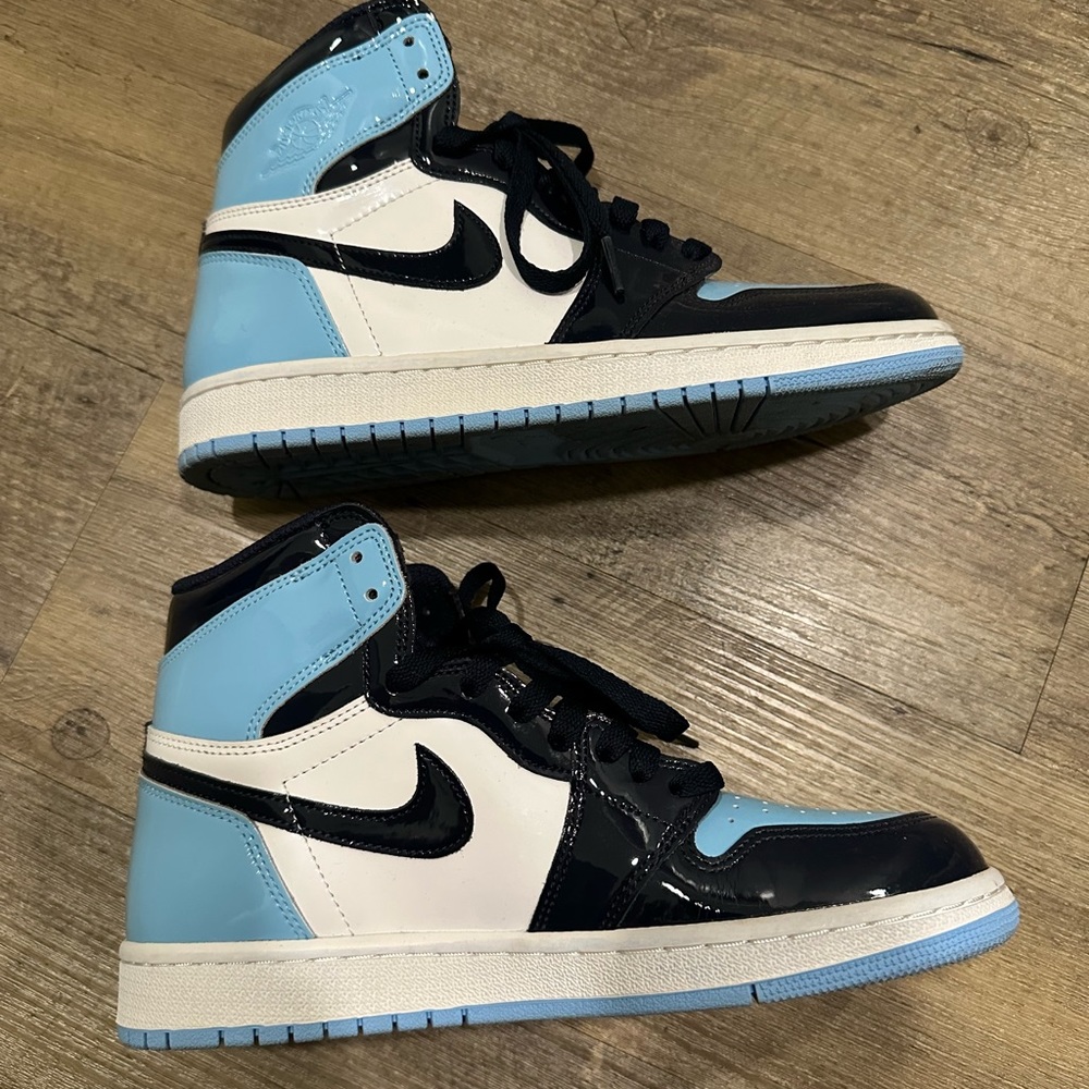 Jordan 1 retro high UNC women’s size 8